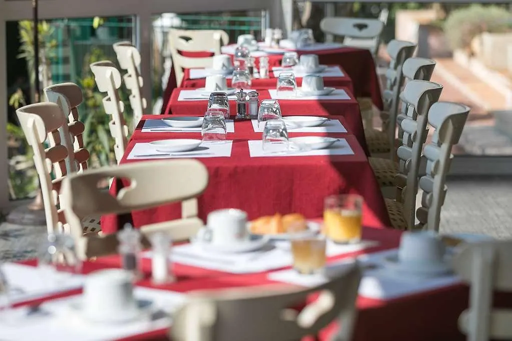 Best Western Hotel Des Orangers Cannes 4*,  Francia