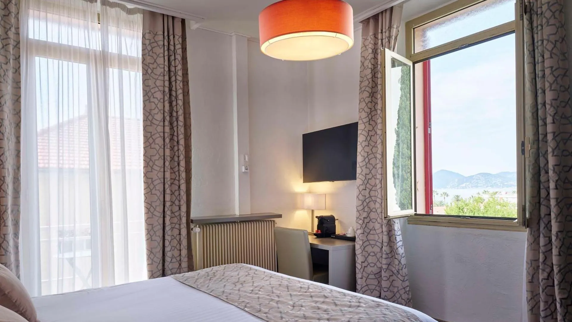 ****  Best Western Hotel Des Orangers Cannes Francia